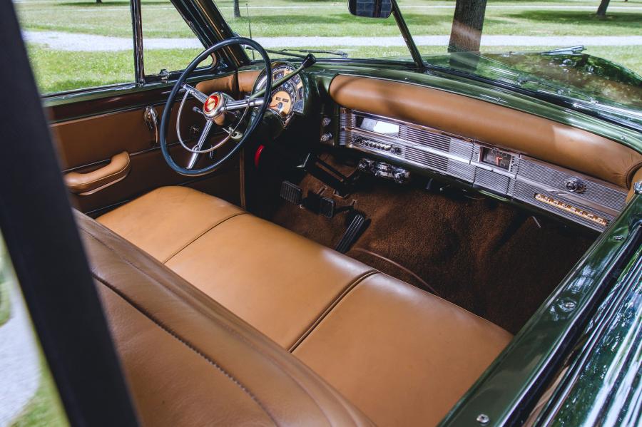 Интерьер Chrysler Town & Country Convertible (C46N) 1949 года  (фото 21 из 41)